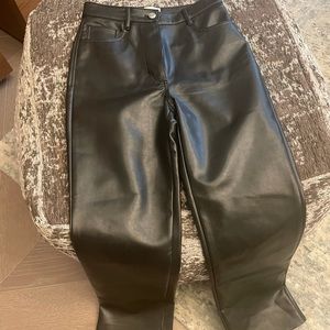 Black cropped vegan Melina pants